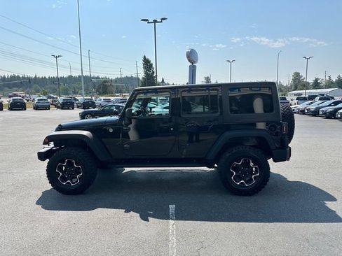 Used 2016 Jeep Wrangler Unlimited Rubicon w/ Connectivity Group AWD/4WD image 5