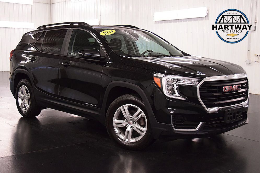 Used 2024 GMC Terrain SLE w/ Driver Convenience Package AWD/4WD image 1