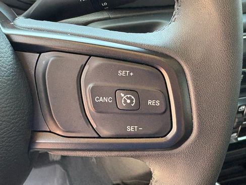 Used 2023 Jeep Gladiator Sport AWD/4WD image 13