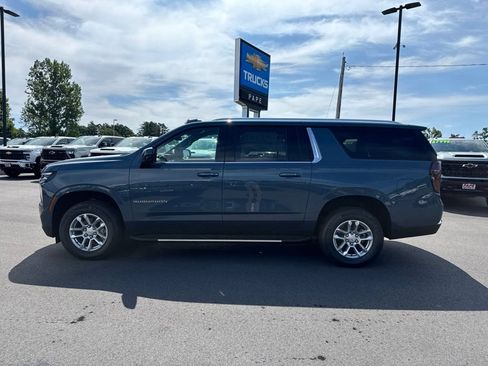 New 2026 Chevrolet Suburban LT AWD/4WD image 9