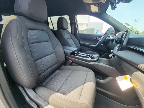 Used 2026 Chevrolet Equinox LT w/ Safety and Technology Package AWD/4WD image 23
