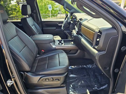 Used 2025 Chevrolet Silverado 2500 High Country w/ High Country Premium Package AWD/4WD image 11