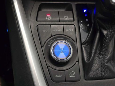 Used 2019 Toyota RAV4 Adventure w/ Cold Weather Package AWD/4WD image 16