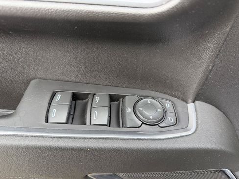 Used 2022 Chevrolet Silverado 1500 LT AWD/4WD image 12