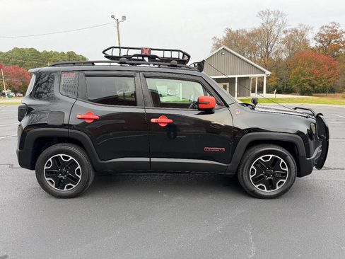 Used 2016 Jeep Renegade Trailhawk w/ Popular Equipment Group image 9