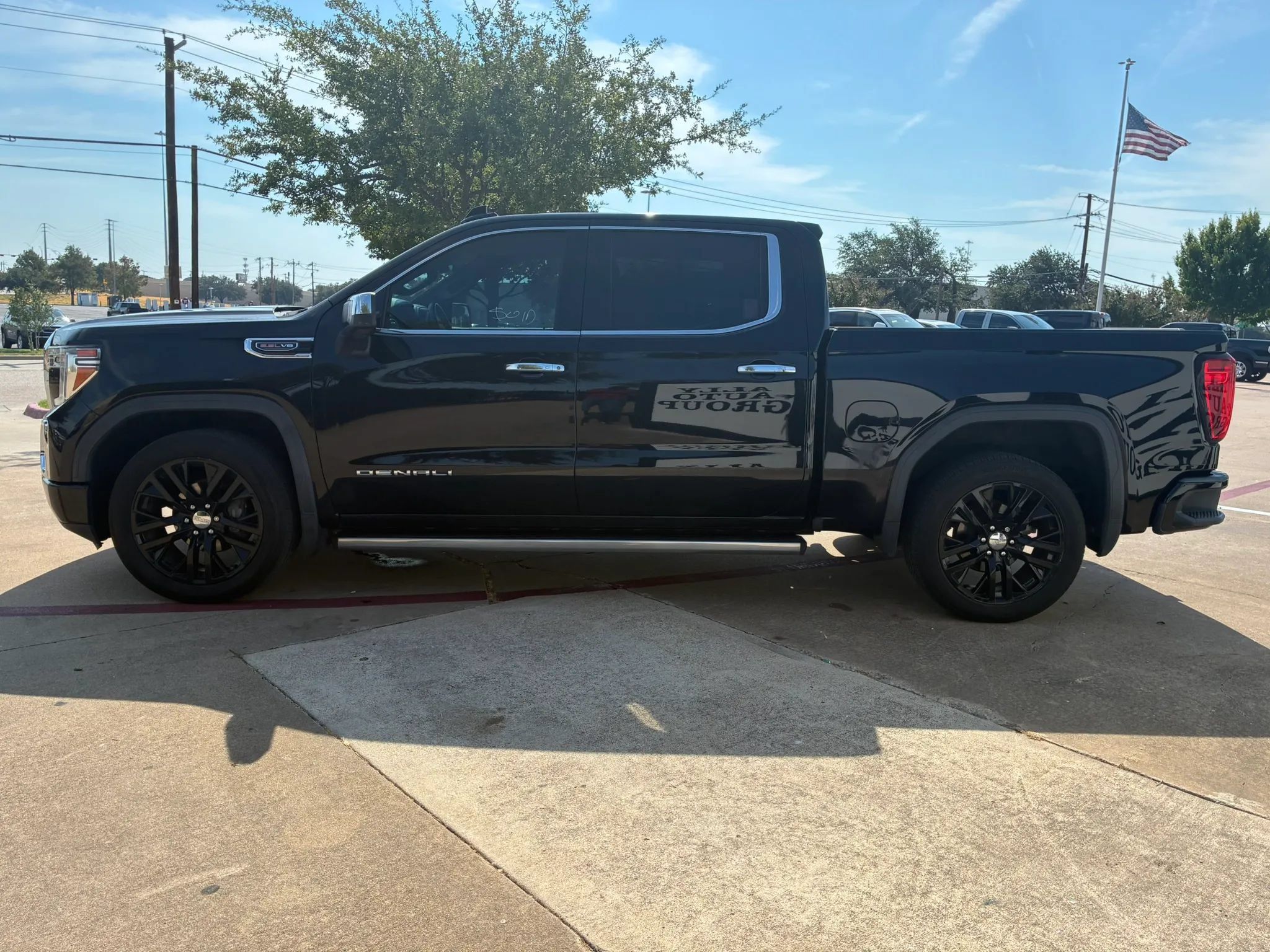 Used 2019 GMC Sierra 1500 Denali w/ Denali Ultimate Package AWD/4WD image 4
