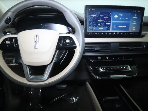 Certified 2023 Lincoln Corsair Standard w/ Equipment Group 101A image 27