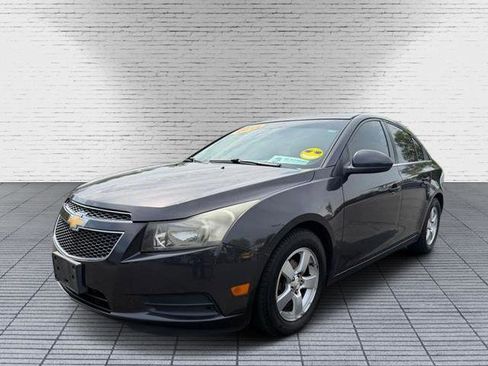 Used 2014 Chevrolet Cruze LT w/ Technology Package FWD image 9
