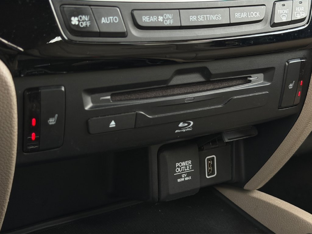 Used 2022 Honda Pilot Touring image 16