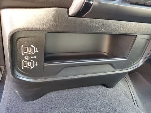 Used 2025 RAM 2500 Big Horn AWD/4WD image 23