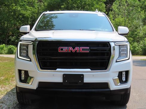 Used 2024 GMC Yukon XL SLE AWD/4WD image 4