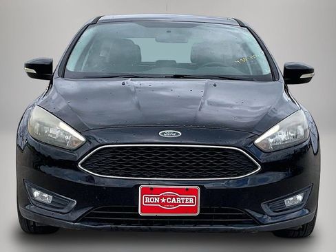 Used 2016 Ford Focus SE w/ Equipment Group 201A FWD image 3