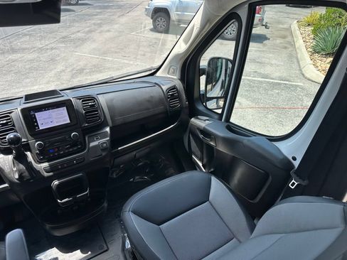 Used 2025 RAM ProMaster 2500 w/ Convenience Group FWD image 27