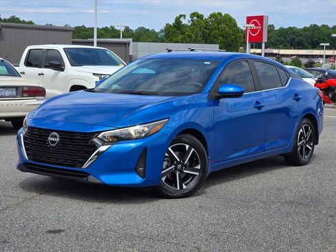 Used 2024 Nissan Sentra SV FWD image 2