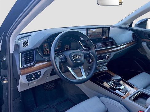 Used 2022 Audi Q5 2.0T Prestige w/ Prestige Package image 10