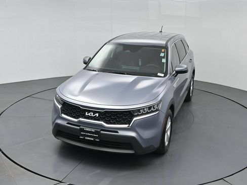 Used 2023 Kia Sorento LX FWD image 39