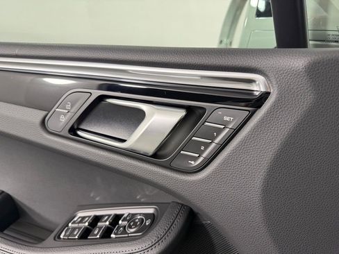 New 2026 Porsche Macan AWD/4WD image 21