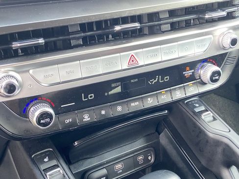 Used 2025 Kia Telluride S FWD image 39