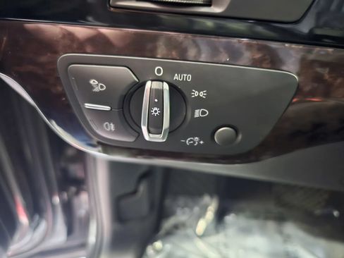 Used 2018 Audi Q7 3.0T Premium Plus AWD/4WD image 16