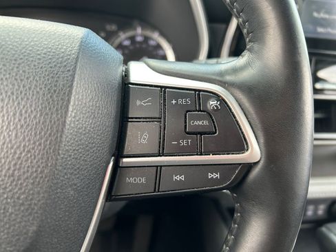 Used 2022 Toyota Highlander Limited AWD/4WD image 21