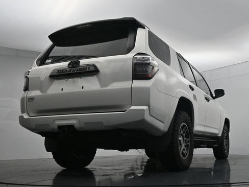Used 2020 Toyota 4Runner Venture w/ Moonroof Package AWD/4WD image 32