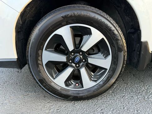 Used 2017 Subaru Forester 2.5i Limited image 12