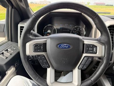 Used 2019 Ford F150 Lariat w/ Equipment Group 502A Luxury AWD/4WD image 20