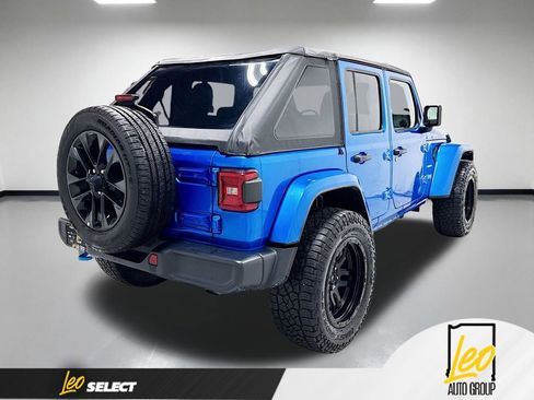 Used 2024 Jeep Wrangler Unlimited Sahara AWD/4WD image 8