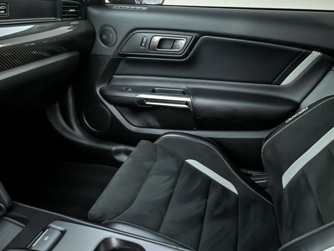 Used 2020 Ford Mustang Shelby GT500 w/ Carbon Fiber Track Pack RWD image 34