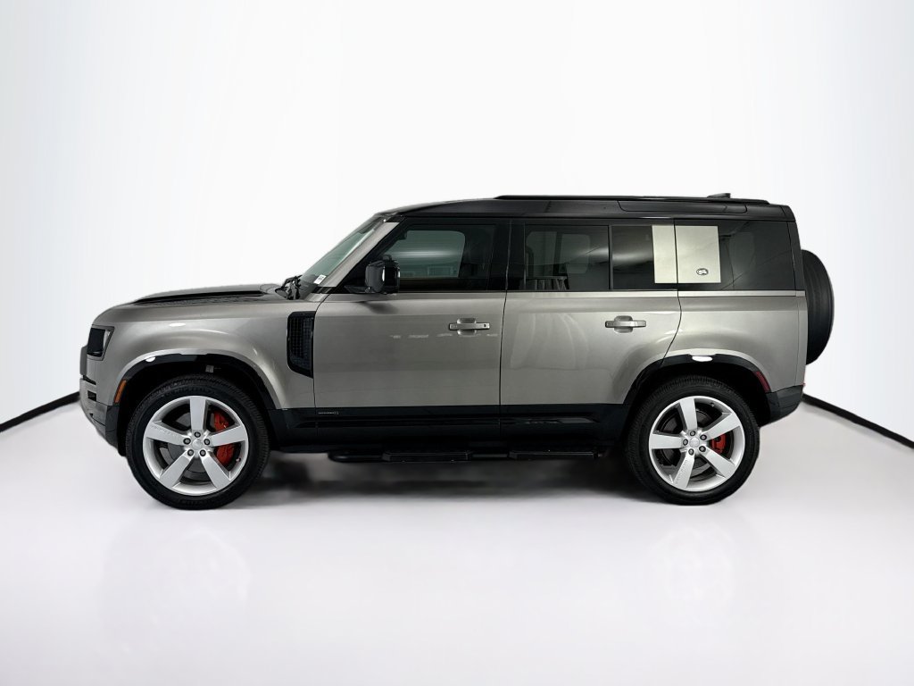 Used 2023 Land Rover Defender 110 X AWD/4WD image 8