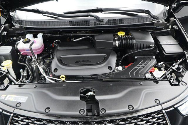 Used 2026 Chrysler Pacifica Limited FWD image 20