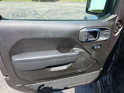 Used 2025 Jeep Wrangler Unlimited Sport S 4xe AWD/4WD image 18