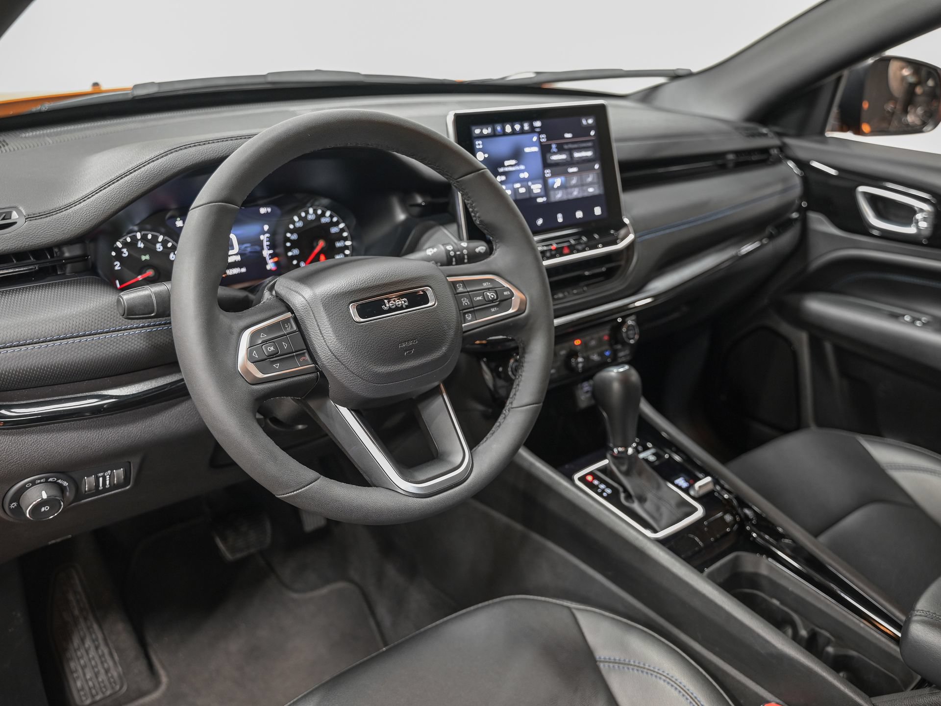 Used 2026 Jeep Compass Limited AWD/4WD image 15