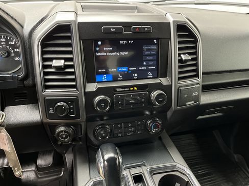 Used 2019 Ford F150 XLT w/ Equipment Group 302A Luxury AWD/4WD image 18