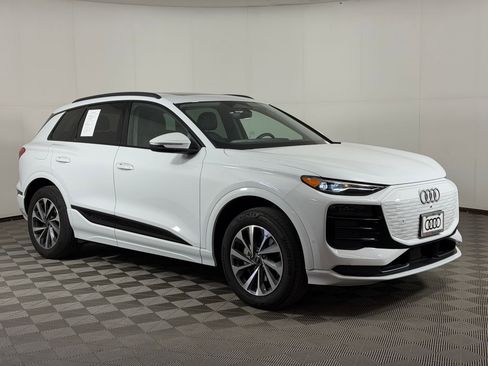 Used 2025 Audi Q6 e-tron Premium w/ Convenience Package AWD/4WD image 7