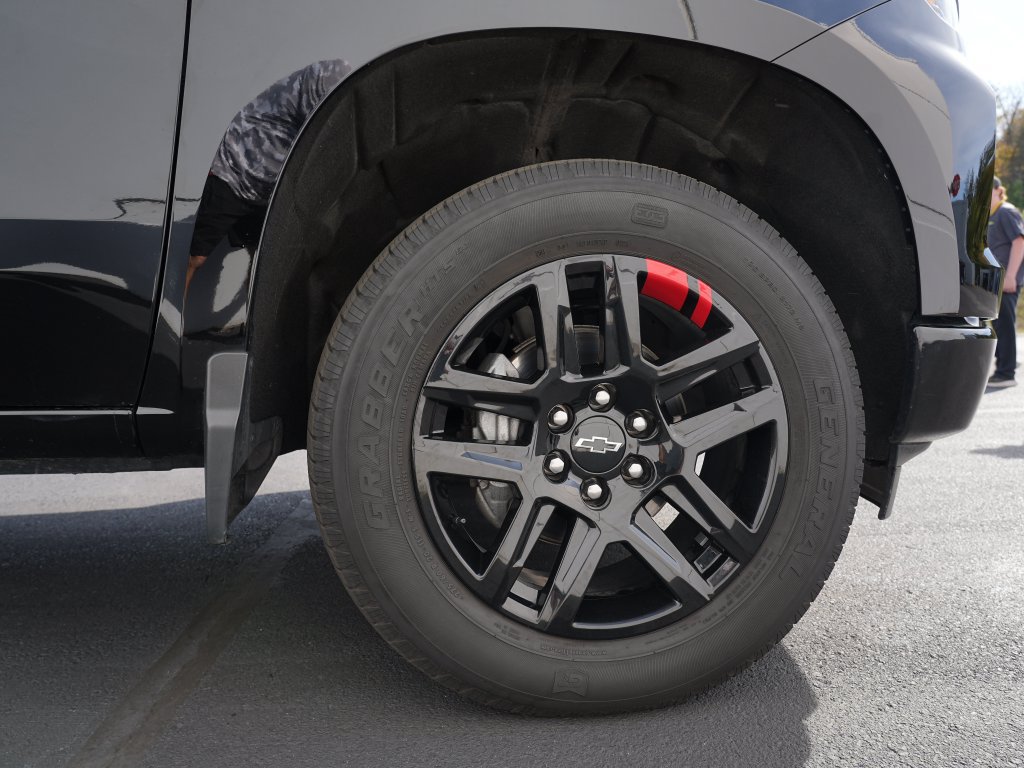 Used 2024 Chevrolet Silverado 1500 RST w/ Redline Edition AWD/4WD image 32