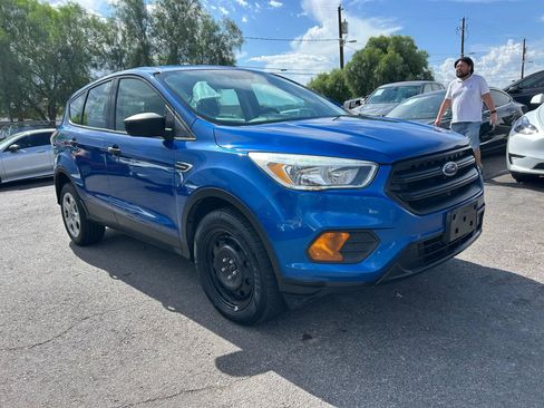 Used 2017 Ford Escape S image 3