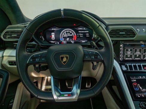 Used 2020 Lamborghini Urus image 58