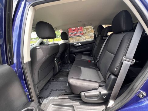 Used 2018 Nissan Pathfinder S AWD/4WD image 16