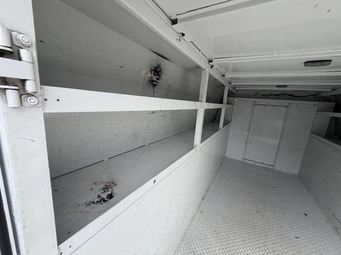 Used 2018 Ford E-350 and Econoline 350 Super Duty w/ Power Windows & Locks Group image 15