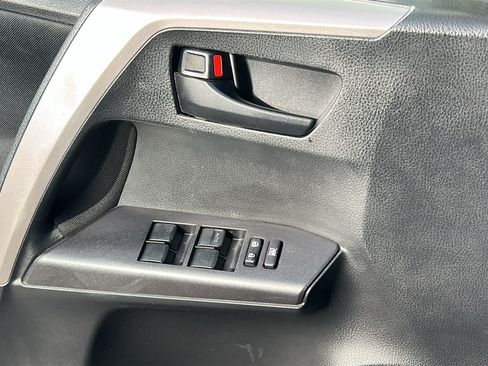 Used 2016 Toyota RAV4 LE AWD/4WD image 22