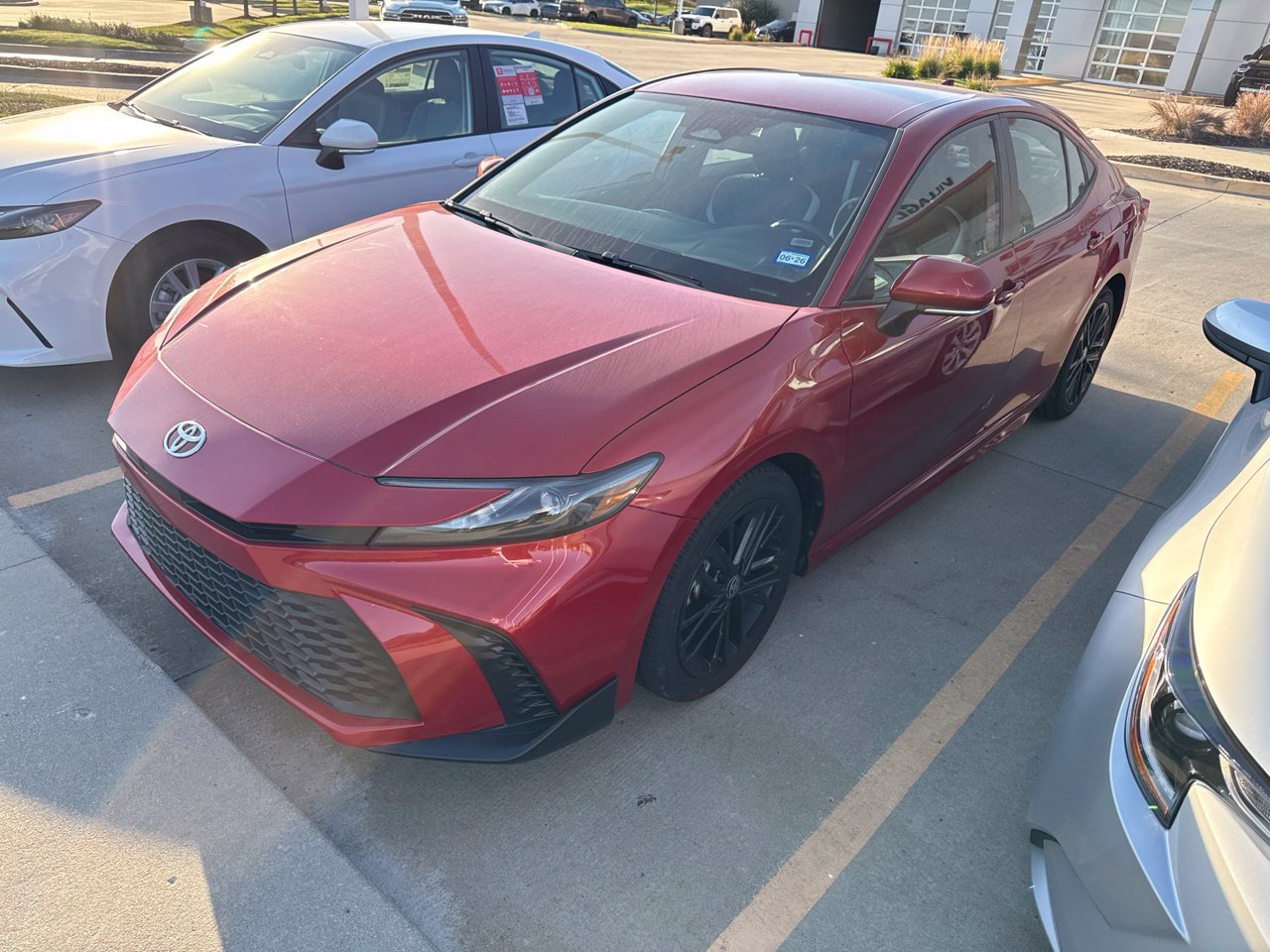 Used 2025 Toyota Camry Hybrid FWD image 2