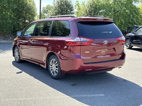 Used 2020 Toyota Sienna XLE FWD image 4