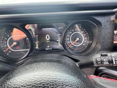 Used 2024 Jeep Wrangler Unlimited Rubicon AWD/4WD image 35