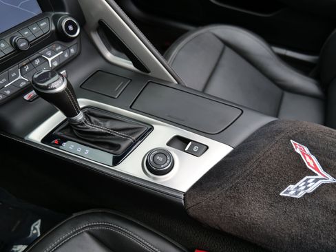 Used 2015 Chevrolet Corvette Z06 w/ 2LZ Preferred Equipment Group image 32