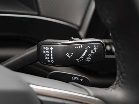 Used 2025 Volkswagen Atlas Cross Sport SEL Premium R-Line image 27