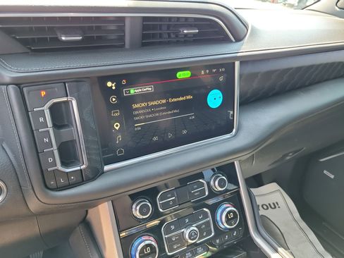 Used 2024 GMC Yukon Denali w/ Advanced Technology Package AWD/4WD image 25