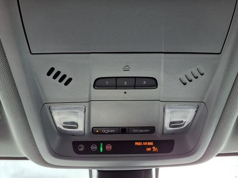 Used 2021 Chevrolet Blazer LT image 13