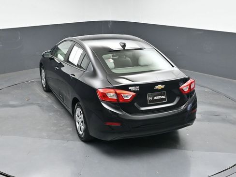 Used 2018 Chevrolet Cruze LS image 33