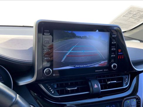 Used 2022 Toyota C-HR Limited FWD image 20
